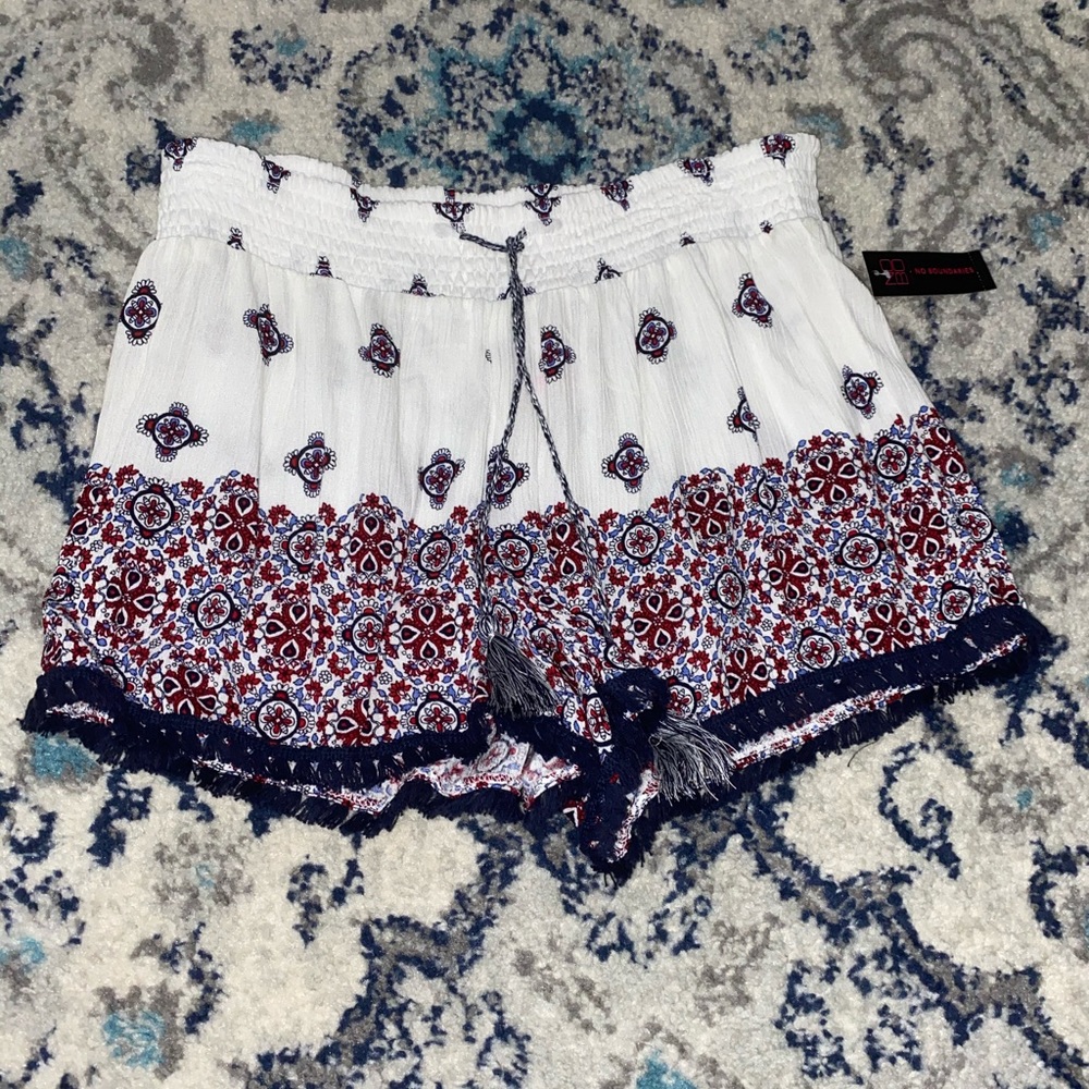 New with tags No Boundaries Soft Short